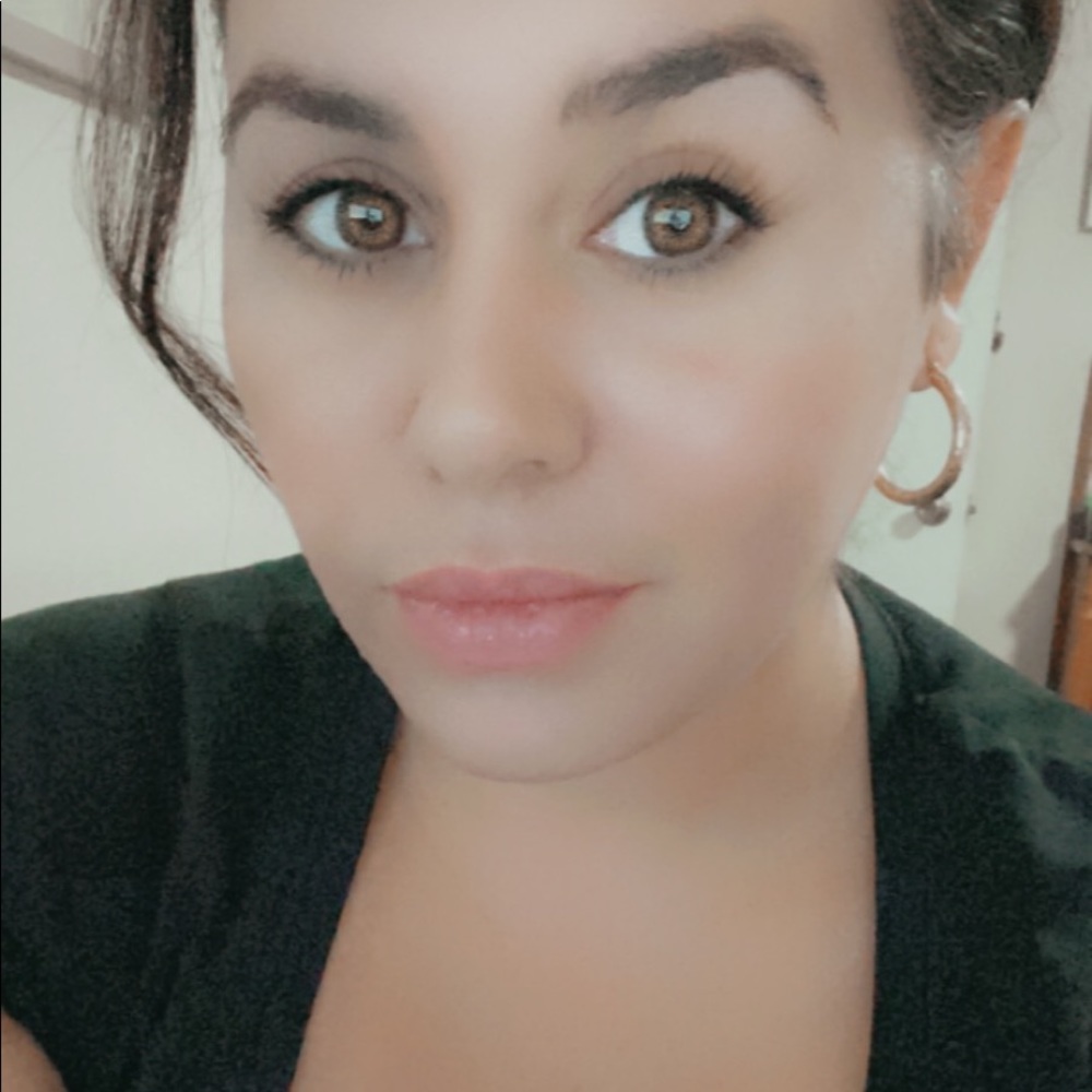 Meet your Posher, Miraida